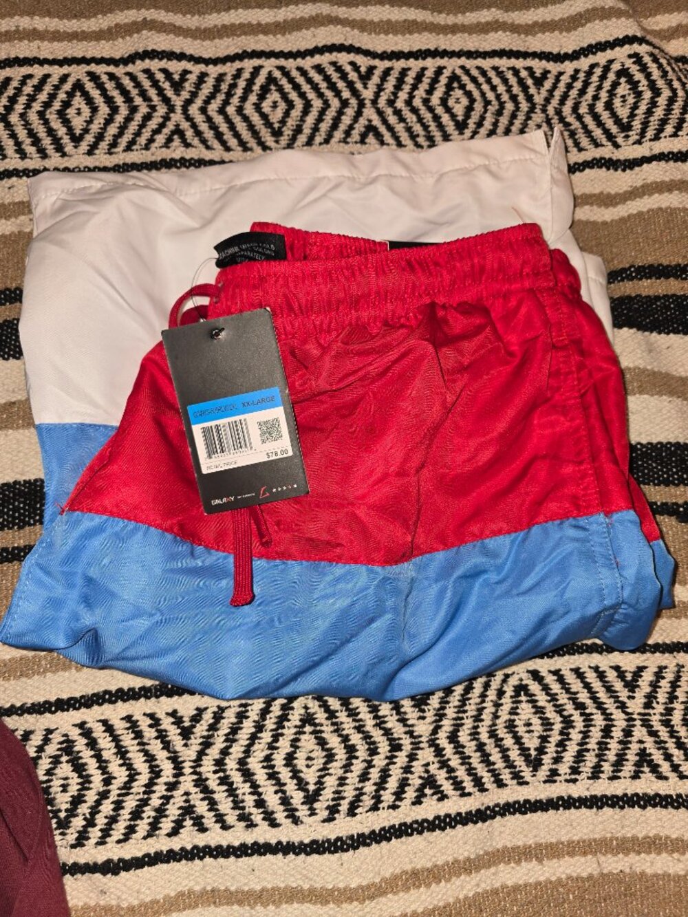 Shorts - Picture 2 of 4